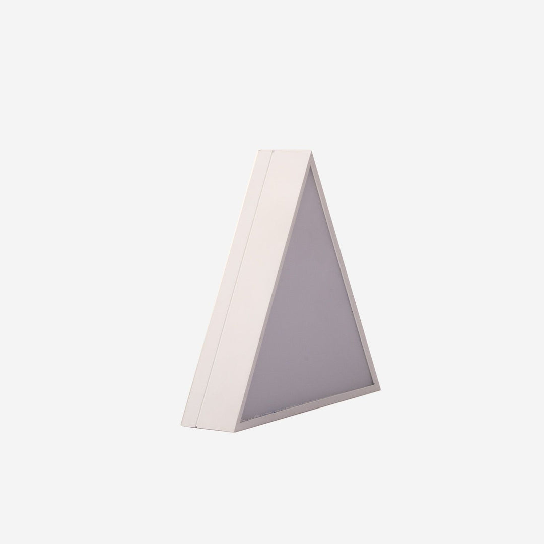 TRIA (TRIANGLE SHAPED LED SUSPENDED LIGHT)